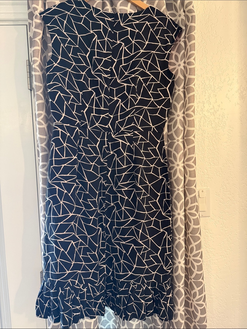 Donna Ricco Black & Pink Geometric Midi Dress - Picture 3 of 3